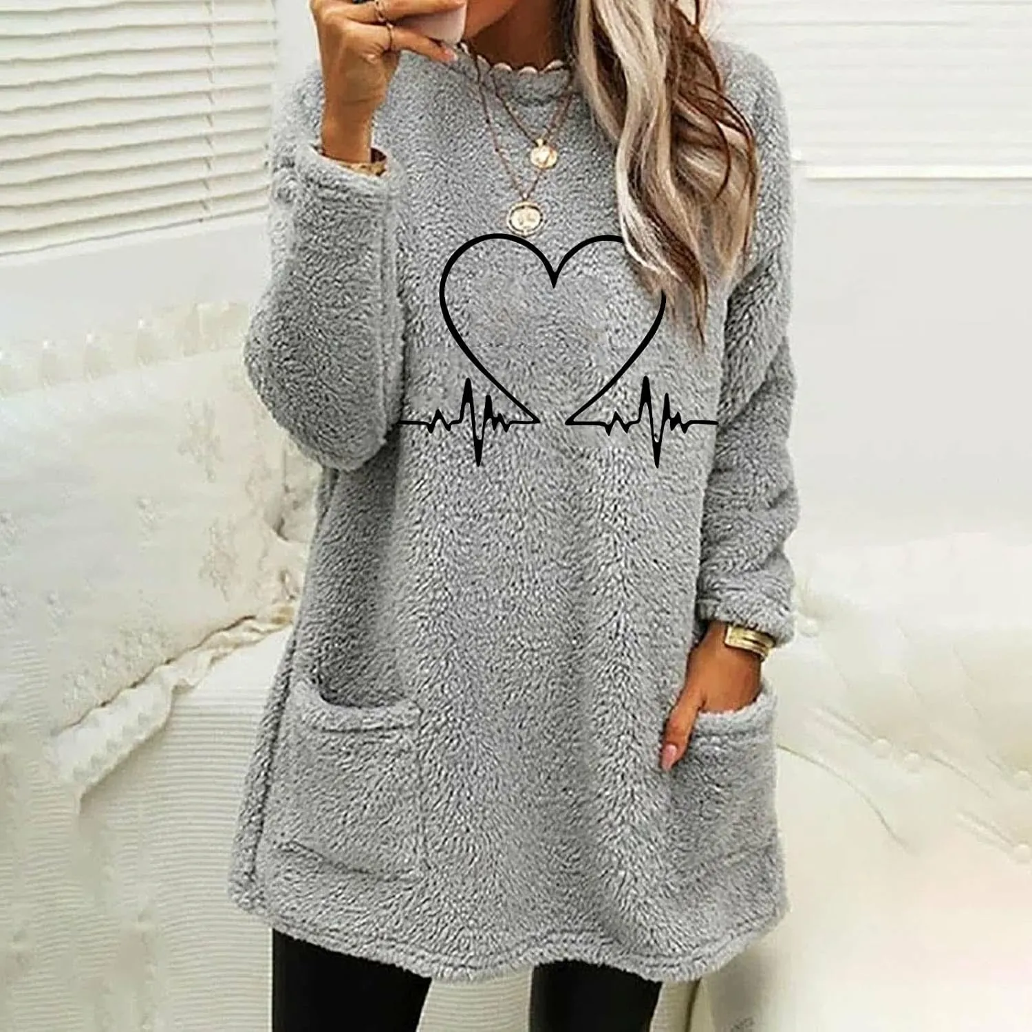 Women's Sherpa Sweatshirts Pockets Casual Pullover Sweaters Long Sleeve Heart Printed Coral Fleece Warm Winter Tops