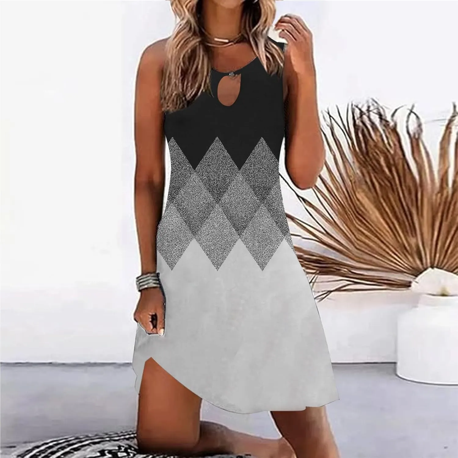 Womens Sundresd Sun Dresses for Women 2025 Vacation Beach Casual Summer Sundresses Sleeveless Tank Short Boho Dress