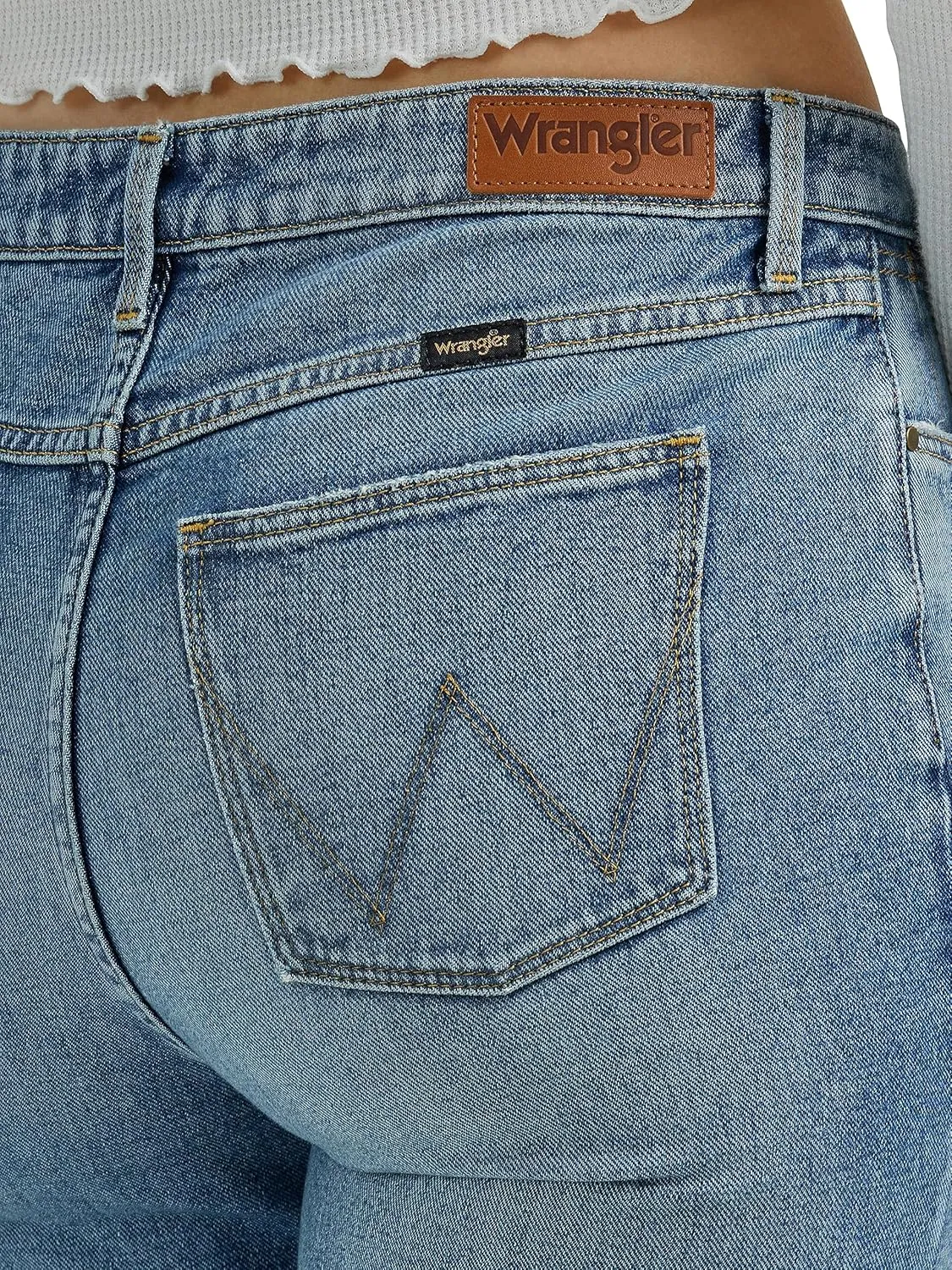 Wrangler Women's High Rise Rodeo Straight Leg Crop Jeans
